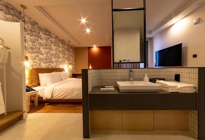 수피리어 룸, Hound Hotel Signature