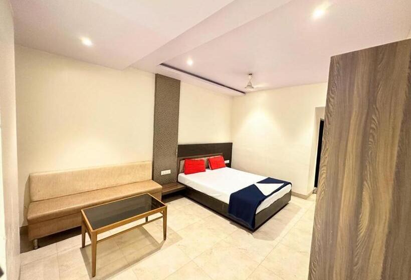 Номер Deluxe, Hill View Nalasopara