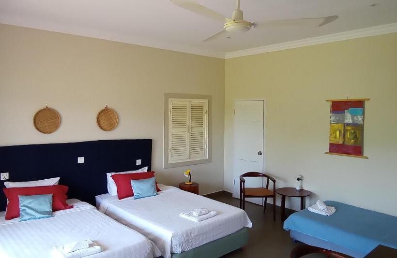 デラックストリプルルーム, Koh Ker Hotel And Restaurant