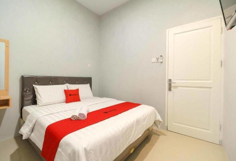 Номер Стандарт, Reddoorz @ Helvetia Medan 2