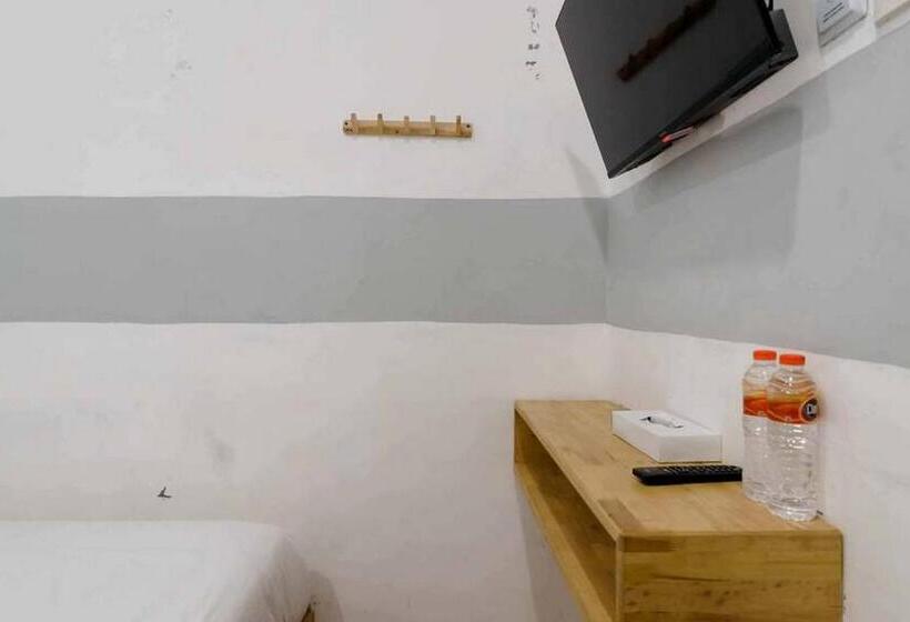 Номер Deluxe, Jotel Guest House Mitra Reddoorz