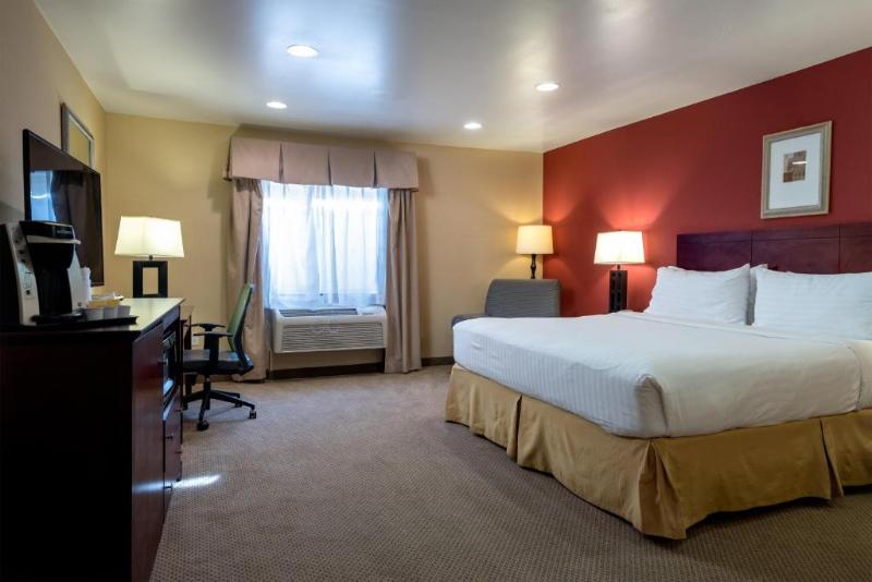 Номер Executive Кровать Кинг, Holiday Inn Express Hotel & Suites Los Angeles Airport Hawthorne, An Ihg