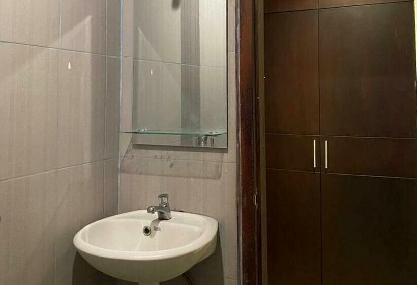 Номер Стандарт, Reddoorz Plus Syariah @ Jalan Syiah Kuala Banda Aceh