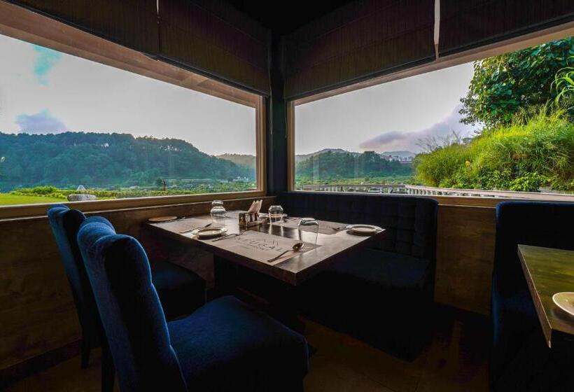 스위트, Neugal Riverfront Resort