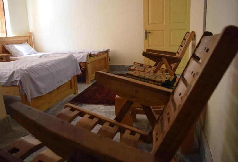 اتاق استاندارد با تخت بزرگ, Chitral Green Guest House