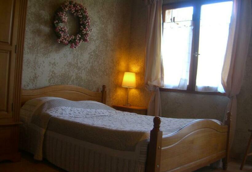Четырехместный Номер Стандарт, Auberge Les Myrtilles