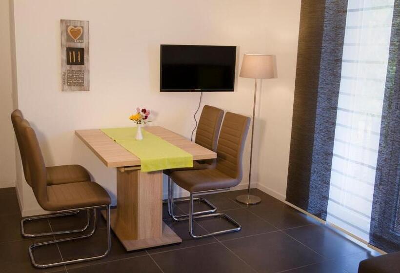 דירת שני חדרים עם מרפת, Residence Reinhild