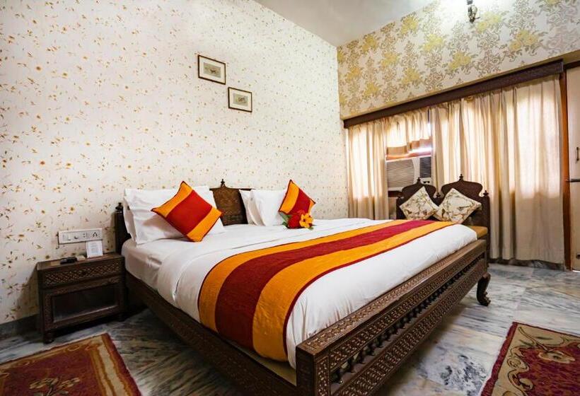 수피리어 룸, Chandrawati Palace