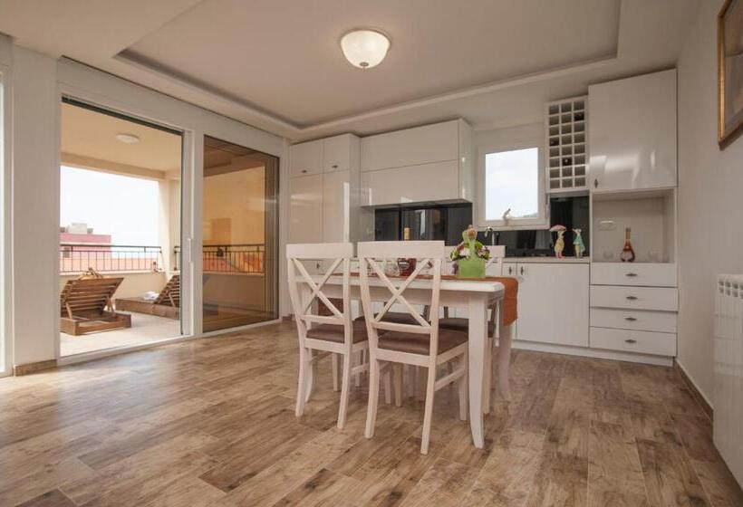 سوئیت پرزیدنت, Guest House Medin