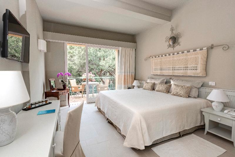 غرفة سوبيريور مطلّة علي الحديقة, Forte Village Resort  Il Castello