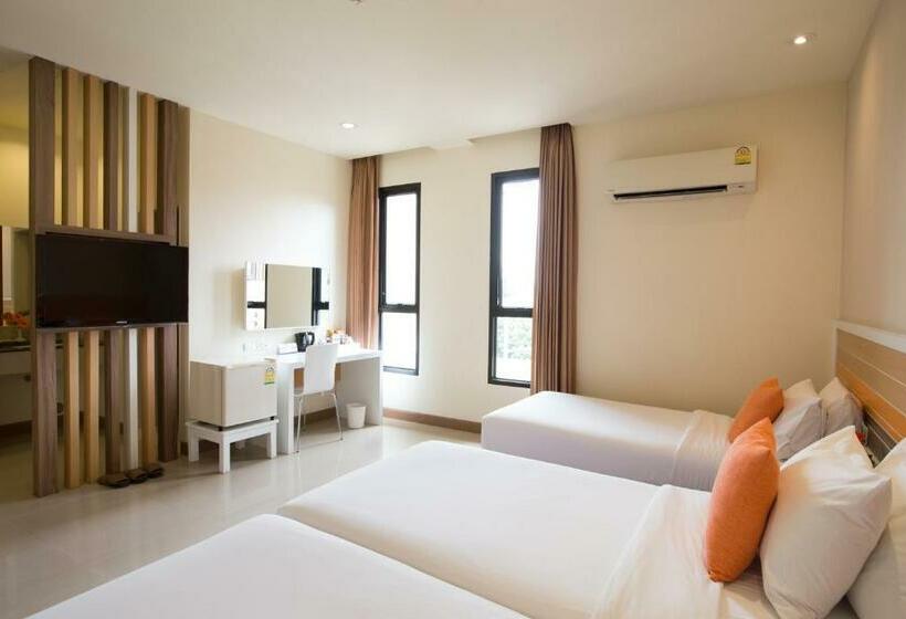 اتاق استاندارد سه نفره, Imm Hotel Thaphae Chiang Mai