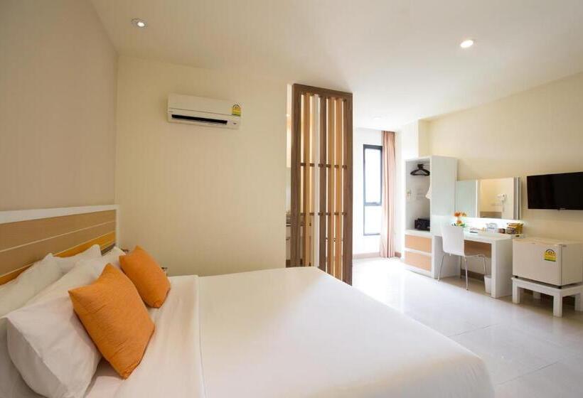 اتاق لوکس, Imm Hotel Thaphae Chiang Mai