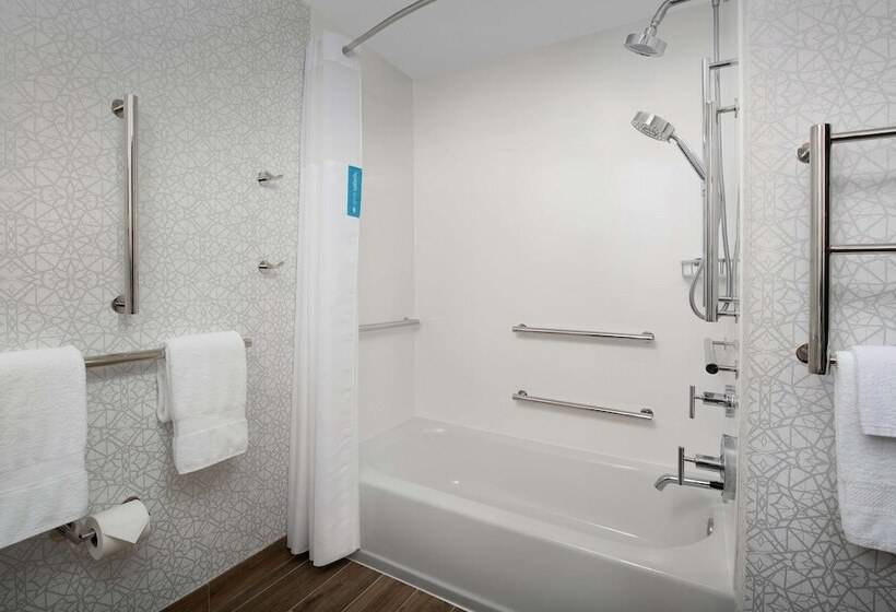 Люкс, Hampton Inn Baltimoredowntownconvention Center