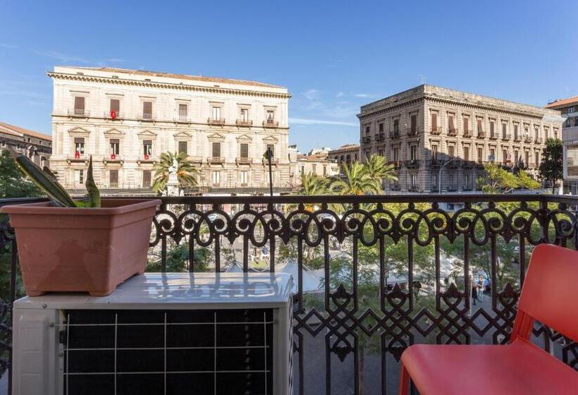 اتاق استاندارد سه تخته با چشم‌انداز, Da Gianni E Lucia Rooms With Bathroom In The City Center
