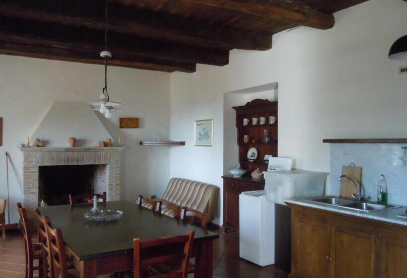 Дом 3 Спальни, Agriturismo Le Carolee