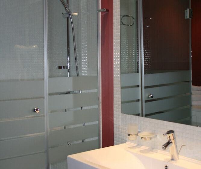 استودیوی استاندارد, Apartamentos Coronado