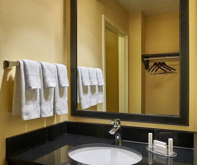 Номер Стандарт 2 Двуспальные Кровати, Fairfield Inn Myrtle Beach Broadway At The Beach