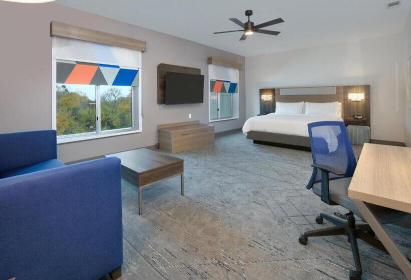 キングサイズベッドのデラックスルーム, Holiday Inn Express & Suites North Dallas At Preston, An Ihg