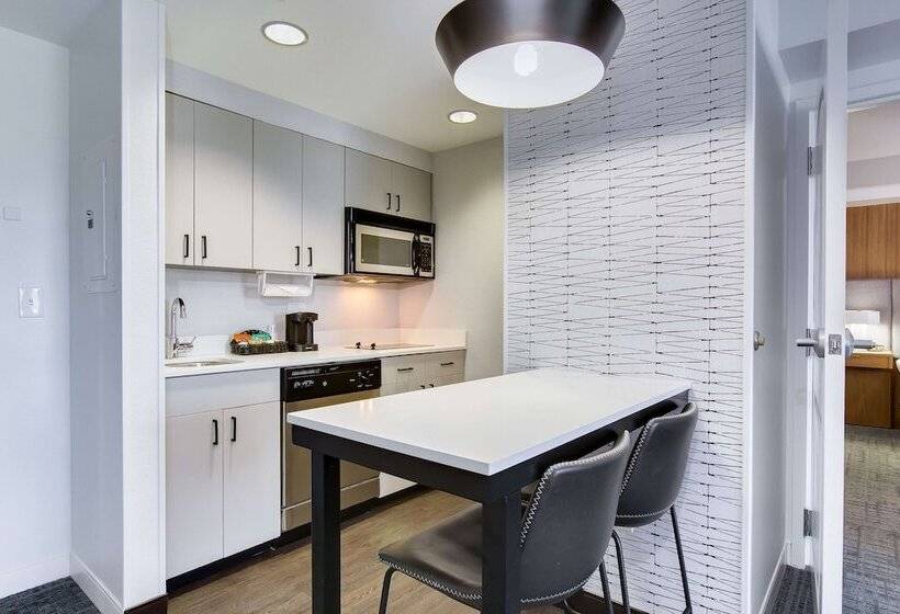 Suite, Homewood Suites By Hilton Louisvilleeast