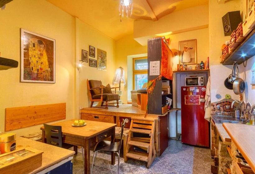 Номер Стандарт Трехместный, Hostel Lollis Homestay Dresden