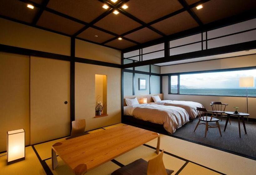 اتاق خانوادگی با چشم‌انداز دریا, Awaji International Hotel The Sunplaza