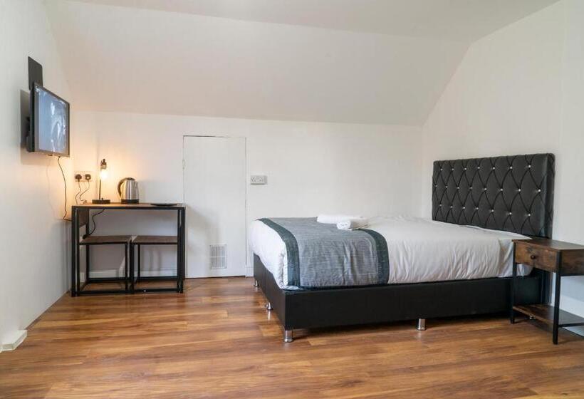 Economy Triple Room, Centra Hemel