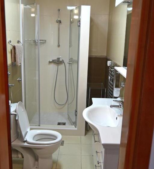 اتاق استاندارد با چشم‌انداز کوهستان, Tivat Apartments