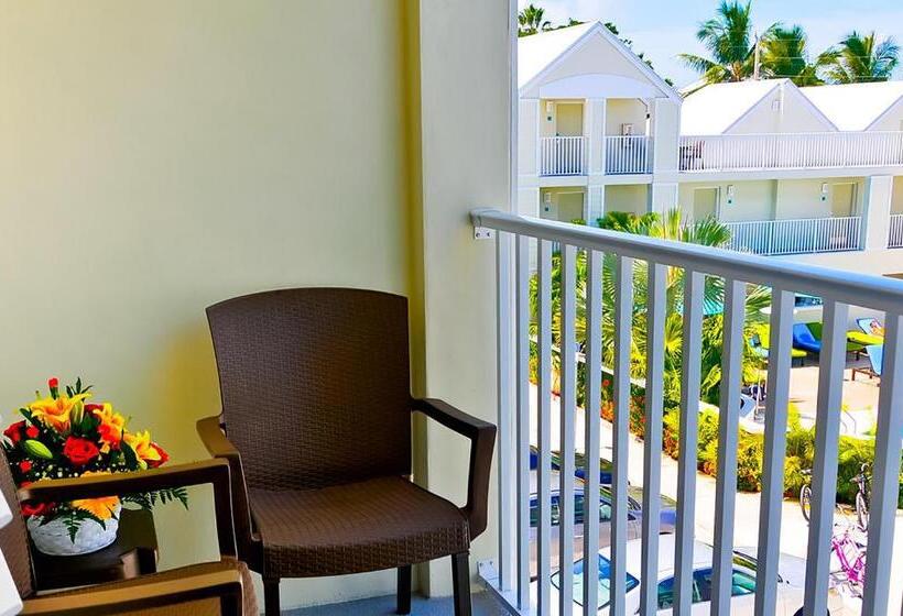 חדר סופריור נוף לבריכה, Silver Palms Inn
