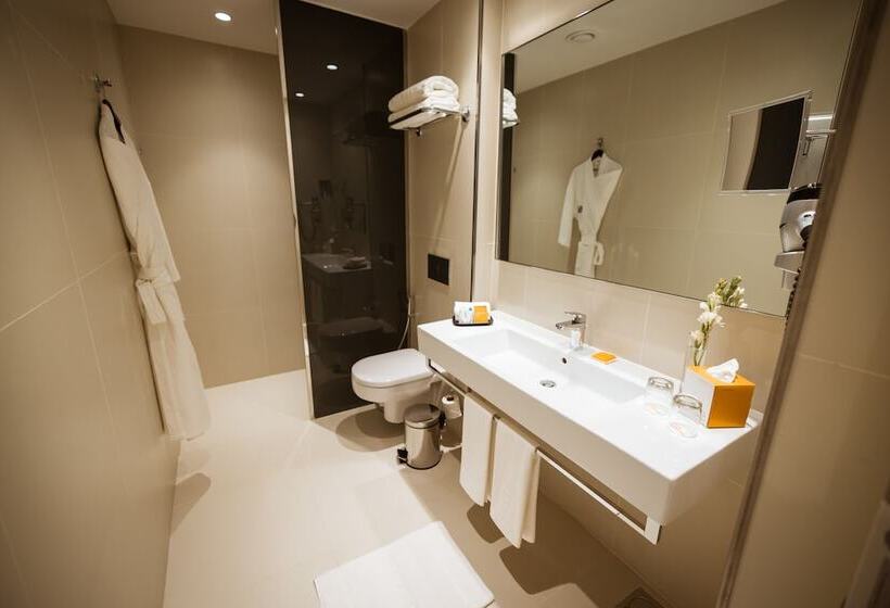 اتاق خانوادگی, Centro Mada Amman By Rotana