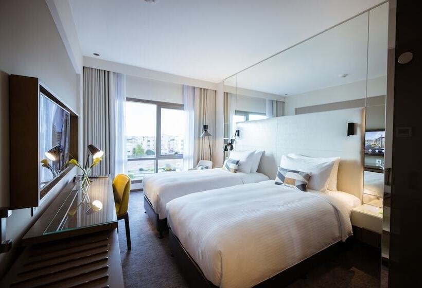 اتاق خانوادگی, Centro Mada Amman By Rotana