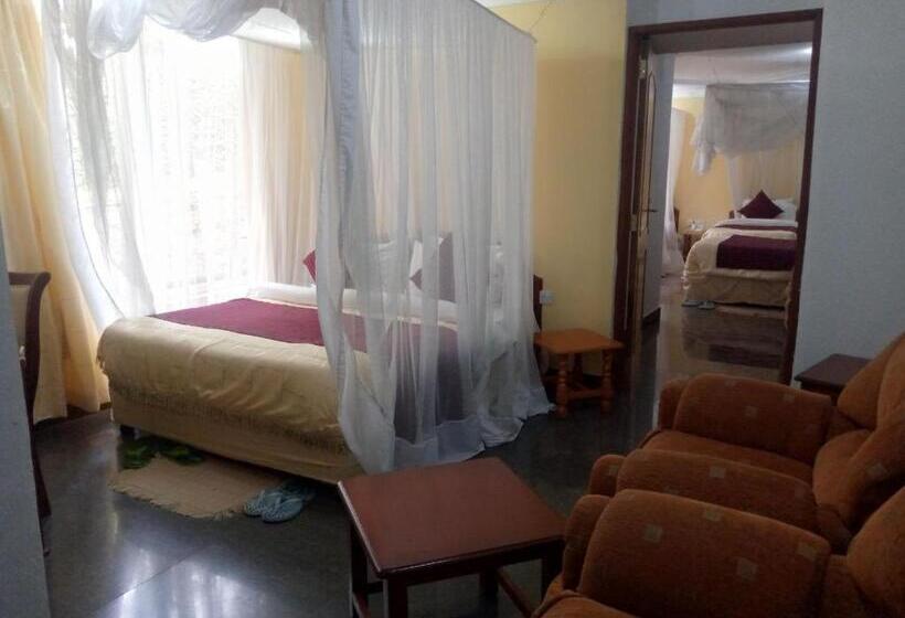 Семейный Номер, Karibu Heritage House