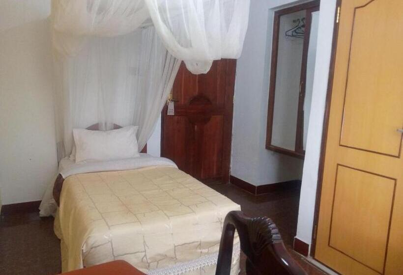 Номер Стандарт Трехместный, Karibu Heritage House