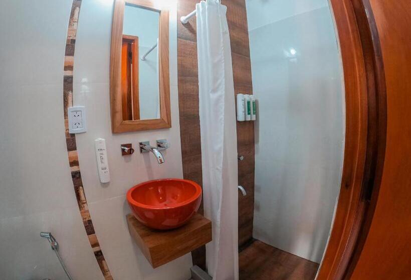 Standardzimmer, Cuatro Pinos