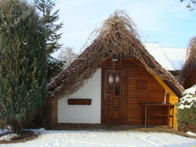 Хижина, Motel Charlie