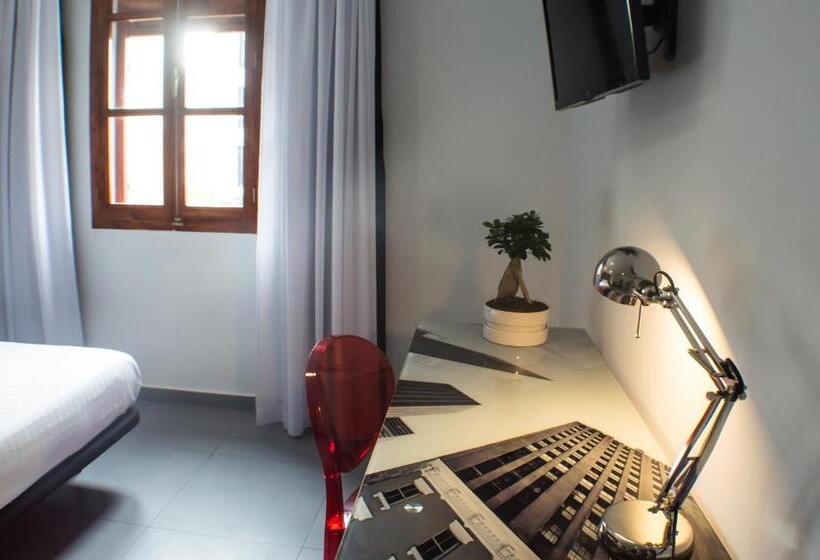 Номер Стандарт, Quart Youth Hostel & Apartments