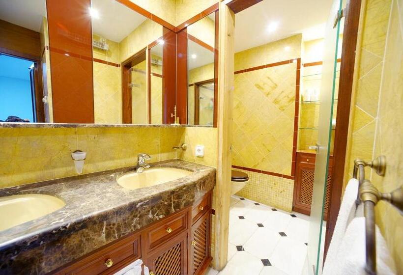 اتاق استاندارد, San Basilio´s Red House