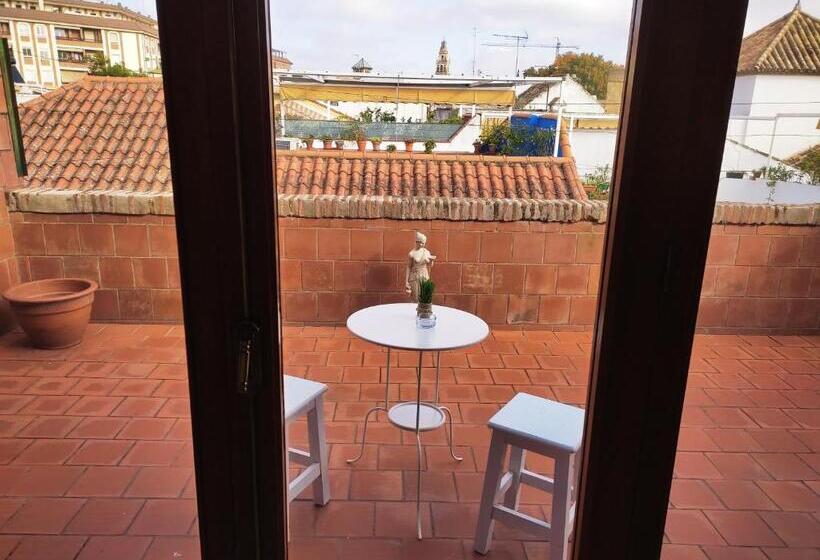 اتاق استاندارد با تراس, San Basilio´s Red House
