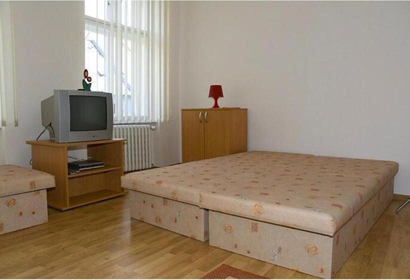 اتاق استاندارد, Hyde Park Hostel