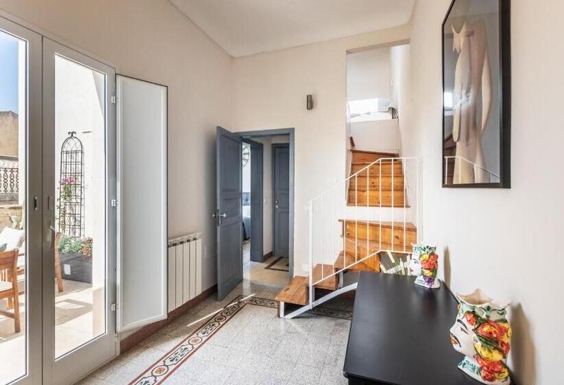 آپارتمان 1 خوابه با تراس, Guest House Aurispa