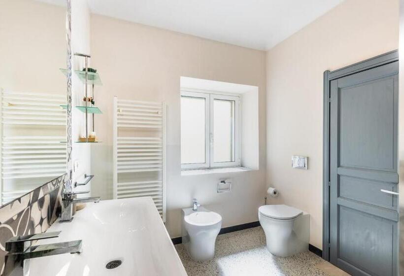 اتاق لوکس, Guest House Aurispa