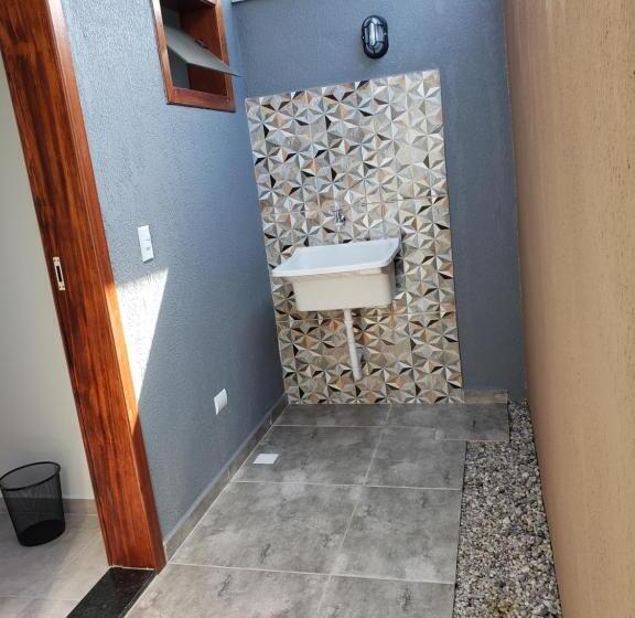 プールビュースタンダードルーム, Suítes Verano Ubatuba   Bairro Itaguá   Com Piscina