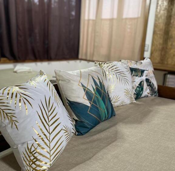 Deluxe Kamer, Sweet Home