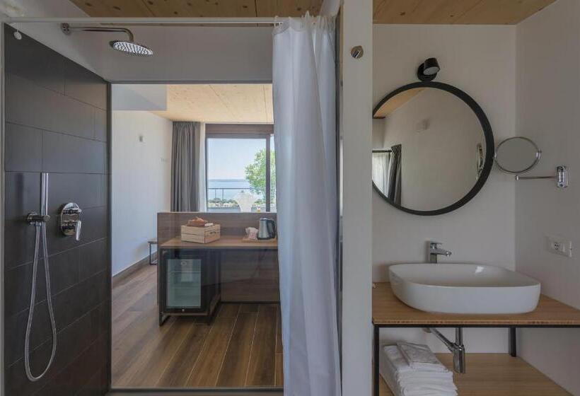 اتاق لوکس با چشم‌انداز دریاچه, Insula Felix Bed&breakfast