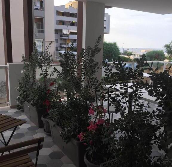 اتاق سوپریور چهار تخته, Le Rondini House