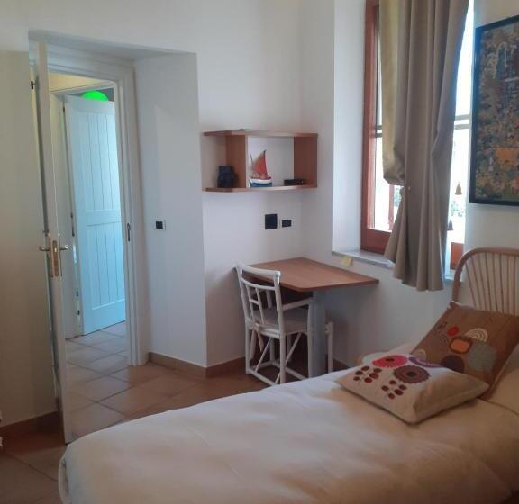 غرفة عائلية, Velalatina Residence B&b Soverato   Camera Maestrale & Camera Tramontana