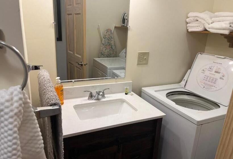 Люкс Deluxe Кровать Кинг, Creekside Downtown Vacation Suites, Only Adults 25 Or Older