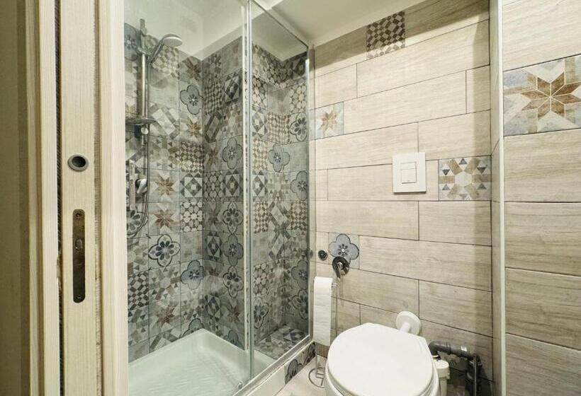 اتاق استاندارد سه نفره, Hostel Mancini Naples