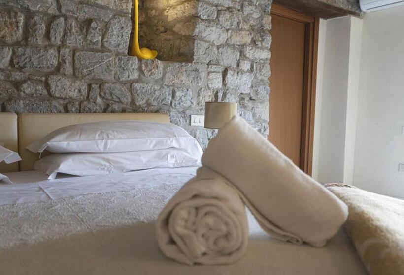 클래식 스튜디오, Borgo Giusto Tuscany