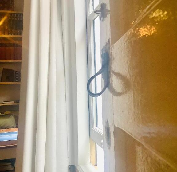 Pokój Standard Jednoosobowy, Bookstor