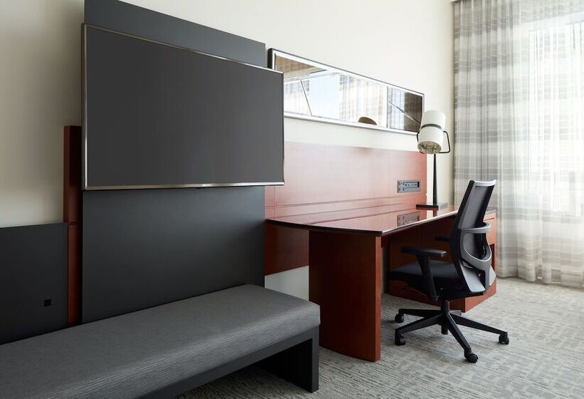 带2个双人床的标准工作室, Marriott Montreal Airport In Terminal